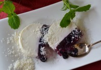 Kokos-Panna Cotta mit Blaubeeren