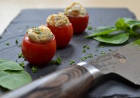 Gefüllte Cocktailtomate mit Feta und Chili