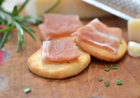 Parmesantaler mit Parmaschinken