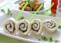 Tortillaröllchen mit Rucola und Roastbeef