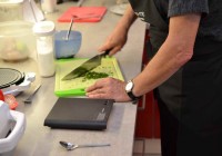 Petersilie schneiden