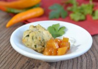 Asia-Bulette mit Mango und Sesamjoghurt