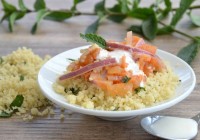 Minzcouscous mit Birnen-Möhrensalat und Zitronendressing
