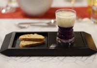 Rotkohlcappuccino mit Zwiebelbrot