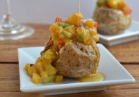 Gebackene Kartoffel mit Mango-Avocado-Salsa und Jalapeno-Honig 31